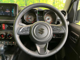 【純正革巻きステアリング】上質な革を使用することで、手にしっかり馴染みとても運転しやすいハンドルです♪