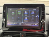 日産純正メモリーナビ。操作も簡単なタッチパネルです。