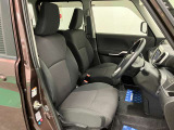 【フロントシート】さまざまな体格の方が快適に運転ができるよう配慮したシートになっております。