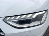●LEDハイビームが多数独立で存在し、ハイビーム時に対向車や前方を走る車の部分をロービームに切り替えが可能!!シーケンシャルウインカーも装備!!