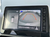 【アラウンドビューモニター】はまるで上から見ているような視点で周囲を確認できます!駐車が苦手な方でも安心して駐車できますね♪