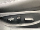 お好みのポジションが簡単に見つかる。運転席・助手席パワ-シ-ト!!