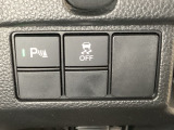 ハンドルの左下にHondaセンシング用の、VSA(ABS+TCS+横滑り抑制)解除スイッチなどがついています。