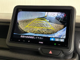 【バックカメラ】リバースにするだけで映ります、後方の安全確認や、狭い駐車場での車庫入れ、雨の日や夜間など視界の悪い時に便利です!安全にバックする為には欠かせない装備です。