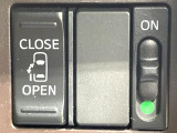 【パワースライドドア】スマートキーや運転席のスイッチでスライドドアの開閉が可能♪電動だから力を入れてドアを開ける必要が無く、小さいお子様でも、重い荷物を持っている時もラクに開け閉めできます♪