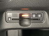 ハンドルの左下にETCがついています。高速道路の料金所の通過も楽々です。カードの取り出しもしやすい場所についています。