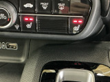 運転席/助手席シートヒーターで寒い日もすぐに温かくなり快適に過ごせます。2段階の温度調整が可能です