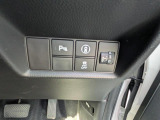 安全機能も豊富なお車です。