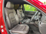運転席シート廻りは使用感も少なく、良好な状態となっています。前オーナー様が丁寧に使っていたことがよくわかりますね。
