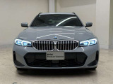 【キドニーグリル】BMWは約90年もの間、ほぼ全ての車両にひと目でBMWだと分かるこの特徴的なフロントグリルが備えられ、デザイン・アイコンとして親しまれてきました。