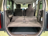 リアシートを倒すと、ラゲッジスペースを広くお使いいただけます!