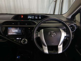 運転席からの見切りがとても良く、街中での取り回しがしやすいのがアクア X?アーバンの魅力です