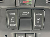 【両側パワースライドドア】スマートキーや運転席のスイッチで後席両側スライドドアの開閉が可能♪電動だから力を入れてドアを開ける必要が無く、小さなお子様でも簡単に開け閉めでき快適です♪