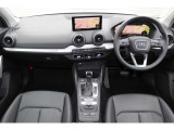 Q2 TFSI ブラック スタイル プラス 