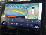 【パノラミックビューモニター】専用のカメラにより、上から見下ろしたような視点で360度クルマの周囲を確認することができます☆死角部分も確認しやすく、狭い場所での切り返しや駐車もスムーズに行えます。