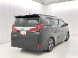 走りにこだわりながら収納力も持ち合わせたお車です。荷物を載せて軽快なドライブを楽しめますよ♪
