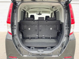 普段のお買い物や通勤、送迎等に十分な荷室スペースを確保しております。セカンドシートを倒すと、大きな荷物の積載も可能です♪