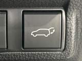 【パワーバックドア】スマートキーや運転席のボタンを押すだけでリアゲートが自動で開閉します!荷物を持っている時や、高い位置にあるバックドアを閉める際に便利な機能です♪
