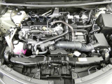 【エンジンルーム】・・・内外装だけでなくこちらもクリーニング済み。 納車までにもう1度しっかり点検いたしますので、安心してお乗りいただけると思います。
