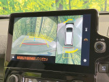 【パノラミックビューモニター】専用のカメラにより、上から見下ろしたような視点で360度クルマの周囲を確認することができます☆死角部分も確認しやすく、狭い場所での切り返しや駐車もスムーズに行えます。
