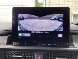 フロントカメラ装備です。運転席から見づらいフロントバンパー左右の様子を映します。