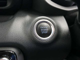 鍵を持っていればドアロック、解除、エンジン始動も楽々!!イチイチ鍵を出す手間も無くなります。悪天候時には、特に重宝します