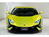 Style Package - High Gloss Black:ボディー各所はツヤありのグロスブラックパーツとなっており、スポーティで引き締まった外観です。