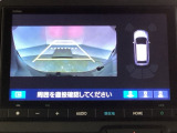 バックでの車庫入れも安心です! リアカメラが付いているバックモニター付のナビを装備しております。バンパーについているソナーや、操作線もついており距離感も画面から確認できます。