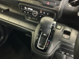 発進時から滑らかに加速する無段階変速のCVTはストップ&ゴーの多い街の中も快適です