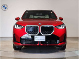 【キドニーグリル】BMWは約90年もの間、ほぼ全ての車両にひと目でBMWだと分かるこの特徴的なフロントグリルが備えられ、デザイン・アイコンとして親しまれてきました。