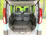 普段のお買い物や通勤、送迎等に十分な荷室スペースを確保しております。セカンドシートを倒すと、大きな荷物の積載も可能です♪