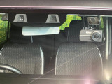 【スズキ セーフティサポート】走行中に前方の車両等を認識し、衝突しそうな時は警報とブレーキで衝突回避と被害軽減をアシスト。より安全にドライブをお楽しみいただけます。