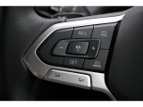【アクティブクルーズコントロール&rdquo;ACC&rdquo;】あらかじめ設定した車速内において前走車との車間維持をサポートします。