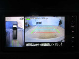 ■アラウンドビューモニター搭載。車体を4方向のカメラで「上から見下ろしたような映像」を映します。車庫入れが苦手な方も映像サポートでラクラク駐車できます。