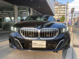 【キドニーグリル】BMWは約90年もの間、ほぼ全ての車両にひと目でBMWだと分かるこの特徴的なフロントグリルが備えられ、デザイン・アイコンとして親しまれてきました。