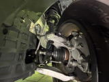 お車を安心してお乗りいただく為には、足回りの定期点検が欠かせません。サービスサポート(有償保証)では無料点検もご提供しており、安心のカーライフをお過ごしいただけるサポート体制が整っています。