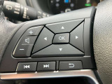 オーデイオやナビのコントロールができるスイッチ、運転中は手を放さず手元で操作可能なんです!