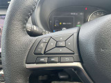 ナビの音量調整やメーターの画面を操作可能です!片手で操作できるので運転中でも安全です!