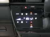 オートエアコンで快適温度を自動で保ってくれます!タッチパネルでネイルつけてても操作しやすいです