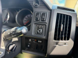 両側パワースライドドア装備。運転席から左右のスライドドアを開閉できます。