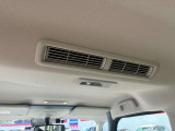 後席用のサーキュレーター付き。夏場でも効果的に空気を循環させます。