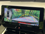【パノラミックビューモニター】専用のカメラにより、上から見下ろしたような視点で360度クルマの周囲を確認することができます☆死角部分も確認しやすく、狭い場所での切り返しや駐車もスムーズに行えます。