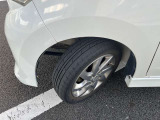 後席もゆとりがあり、ご家族での移動に便利です。