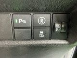パーキングセンサーシステムは走行中に障害物が迫ると音と表示でお知らせ、低速走行時時の安心感を高めます