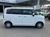 横から