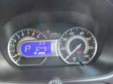 運転席のスピードメーターになります。明るく見やすく安全快適なドライブを楽しめます。