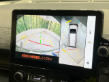 【パノラミックビューモニター】専用のカメラにより、上から見下ろしたような視点で360度クルマの周囲を確認することができます☆死角部分も確認しやすく、狭い場所での切り返しや駐車もスムーズに行えます。