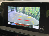 【バックカメラ】駐車時に後方がリアルタイム映像で確認できます。大型商業施設や立体駐車場での駐車時や、夜間のバック時に大活躍!運転スキルに関わらず、今や必須となった装備のひとつです!