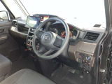 分かりやすく操作しやすい運転席まわりです☆