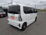 お車は買って終わりではありません。なぜなら車は壊れないという事がないからです。「安さ」だけでなく「安心」=購入後の点検・修理・トラブル対応こそ私達の強みです。